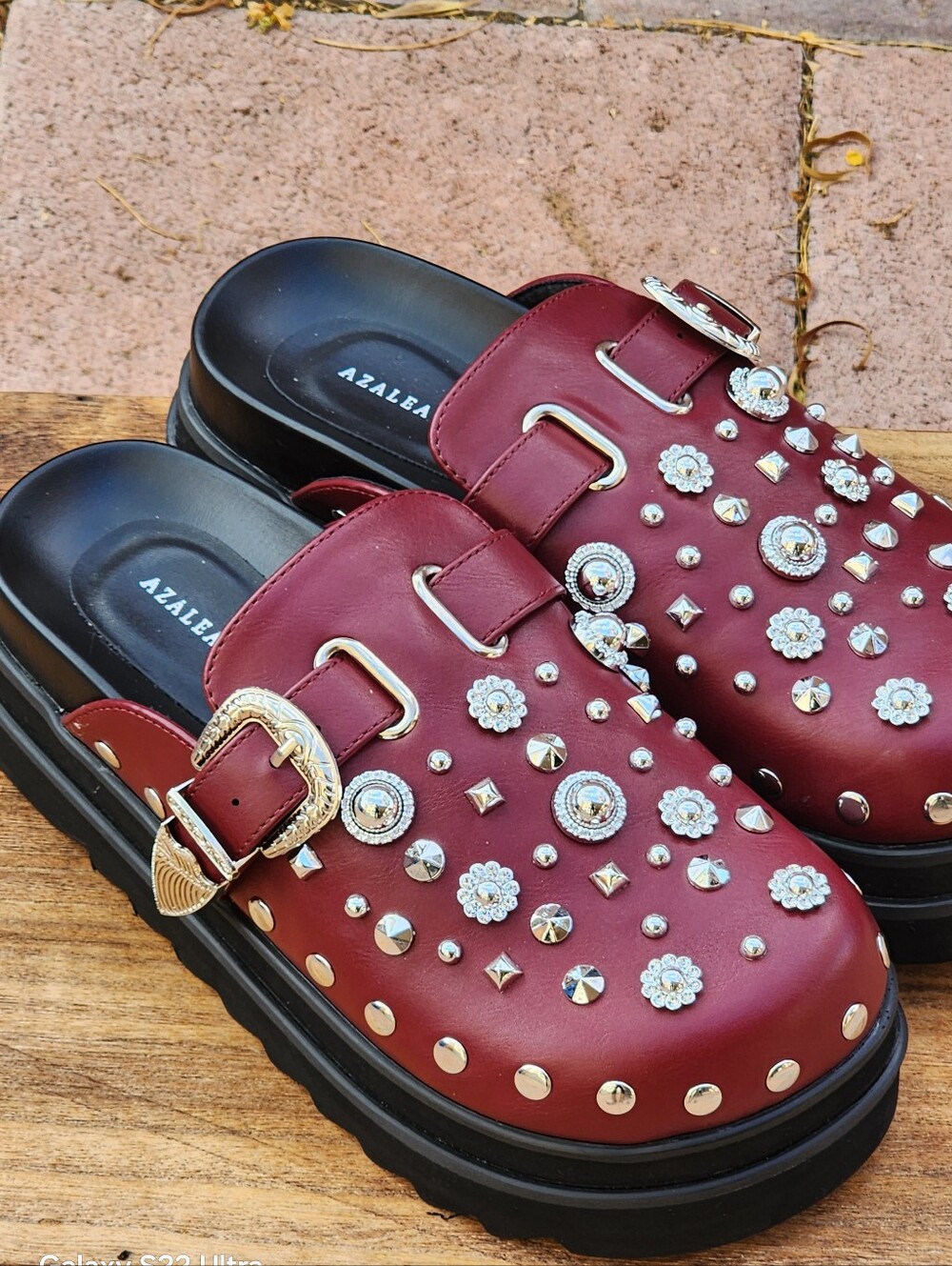 Azalea Wang Women's Swiftly Studded Burgundy Platform Clog with Buckle Size 6.5 - Picture 6 of 8